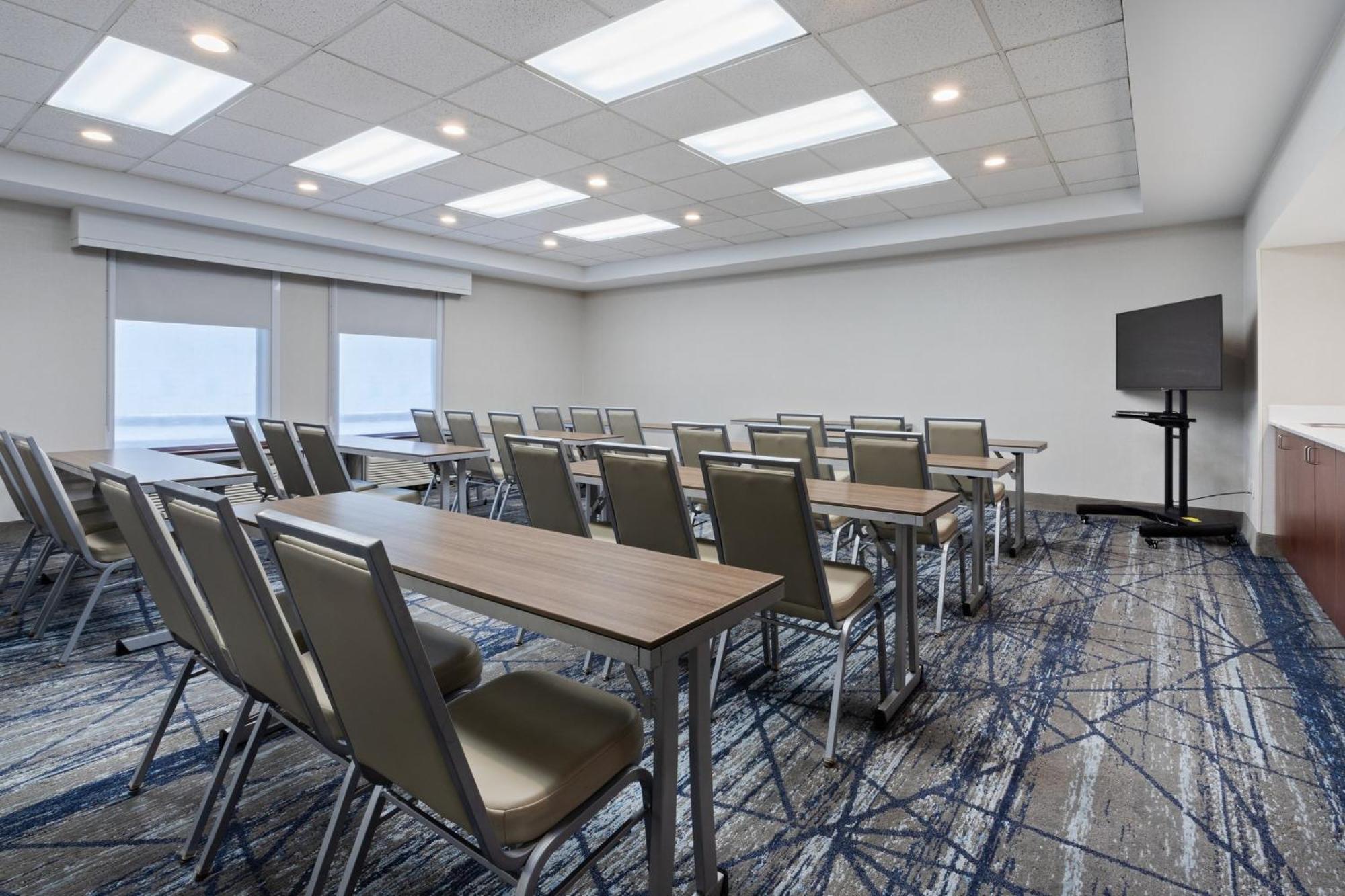 Holiday Inn Express & Suites Cincinnati Riverfront By Ihg Ковингтон Экстерьер фото