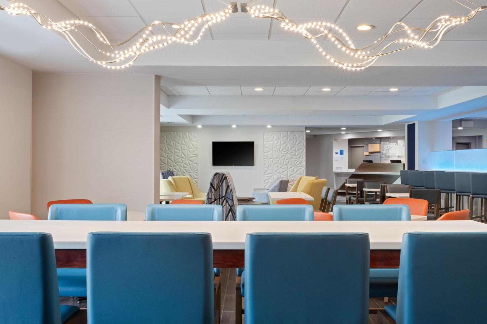 Holiday Inn Express & Suites Cincinnati Riverfront By Ihg Ковингтон Экстерьер фото