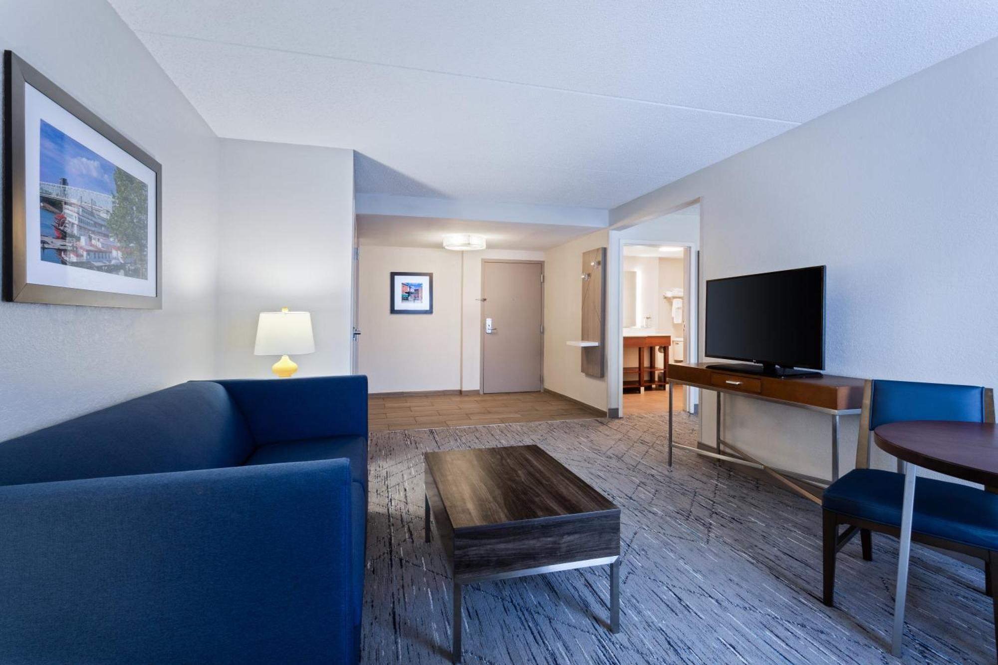 Holiday Inn Express & Suites Cincinnati Riverfront By Ihg Ковингтон Экстерьер фото