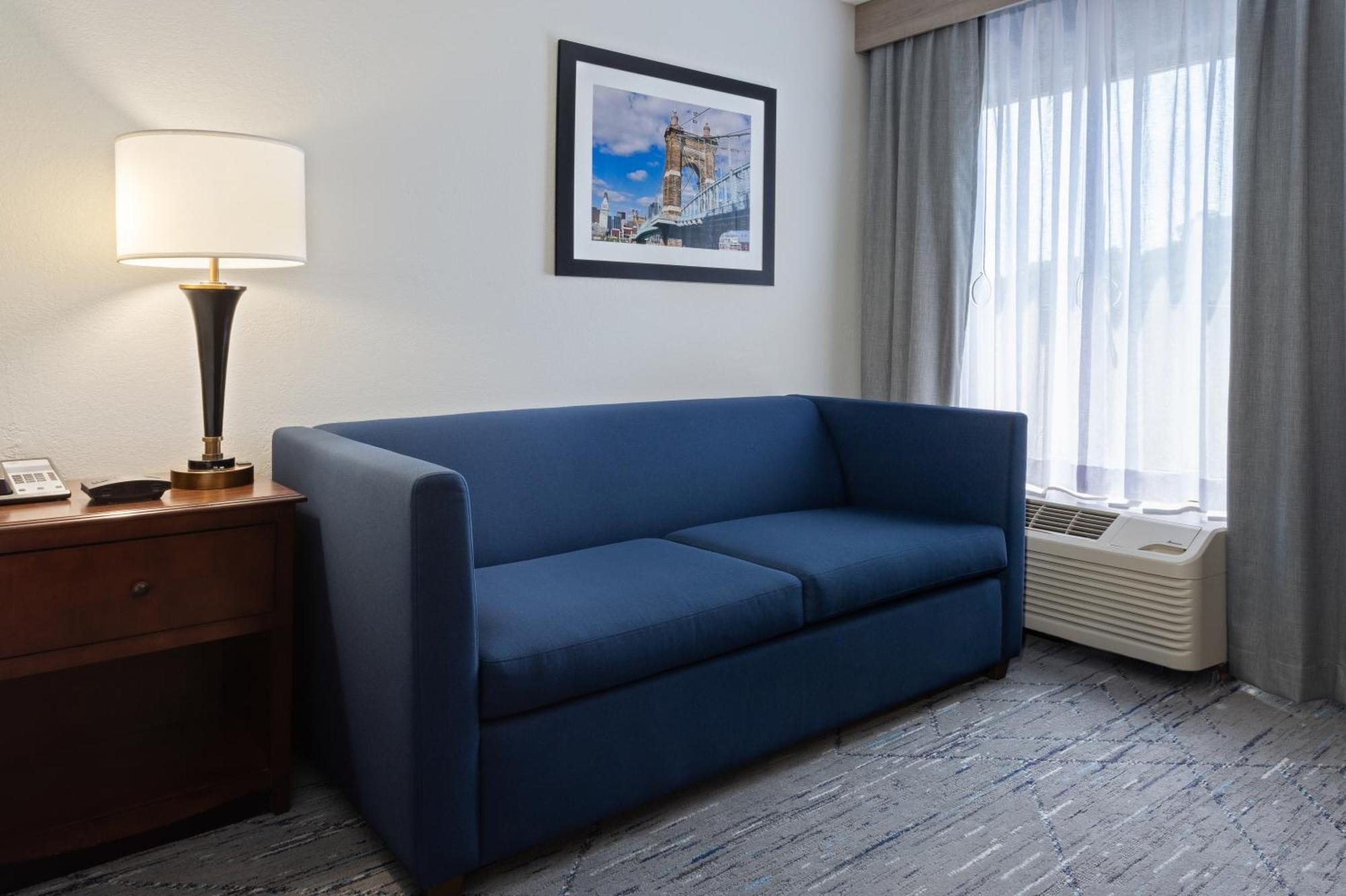 Holiday Inn Express & Suites Cincinnati Riverfront By Ihg Ковингтон Экстерьер фото