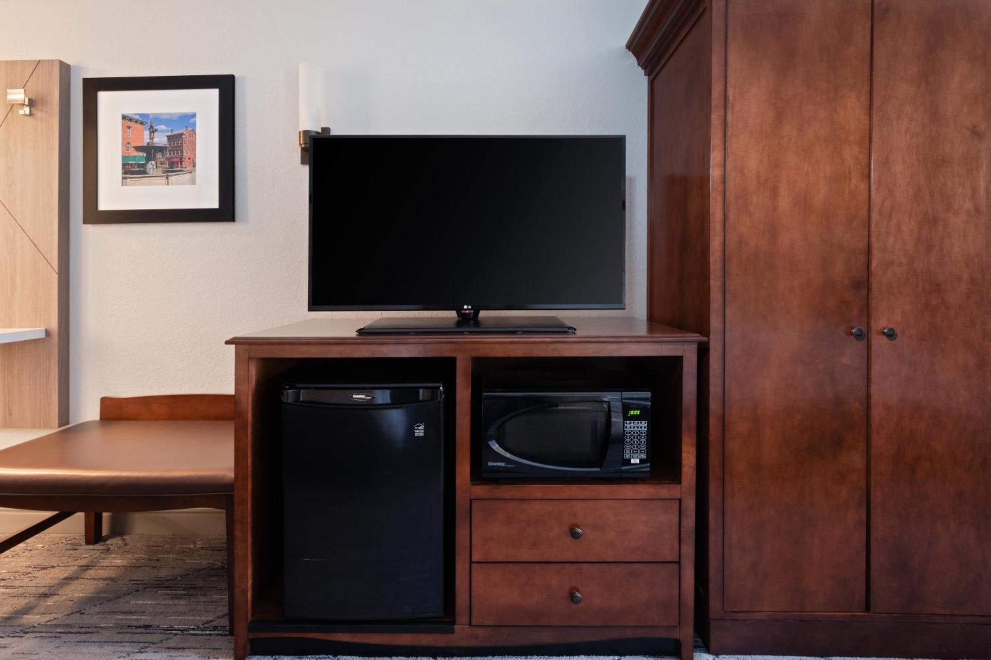 Holiday Inn Express & Suites Cincinnati Riverfront By Ihg Ковингтон Экстерьер фото