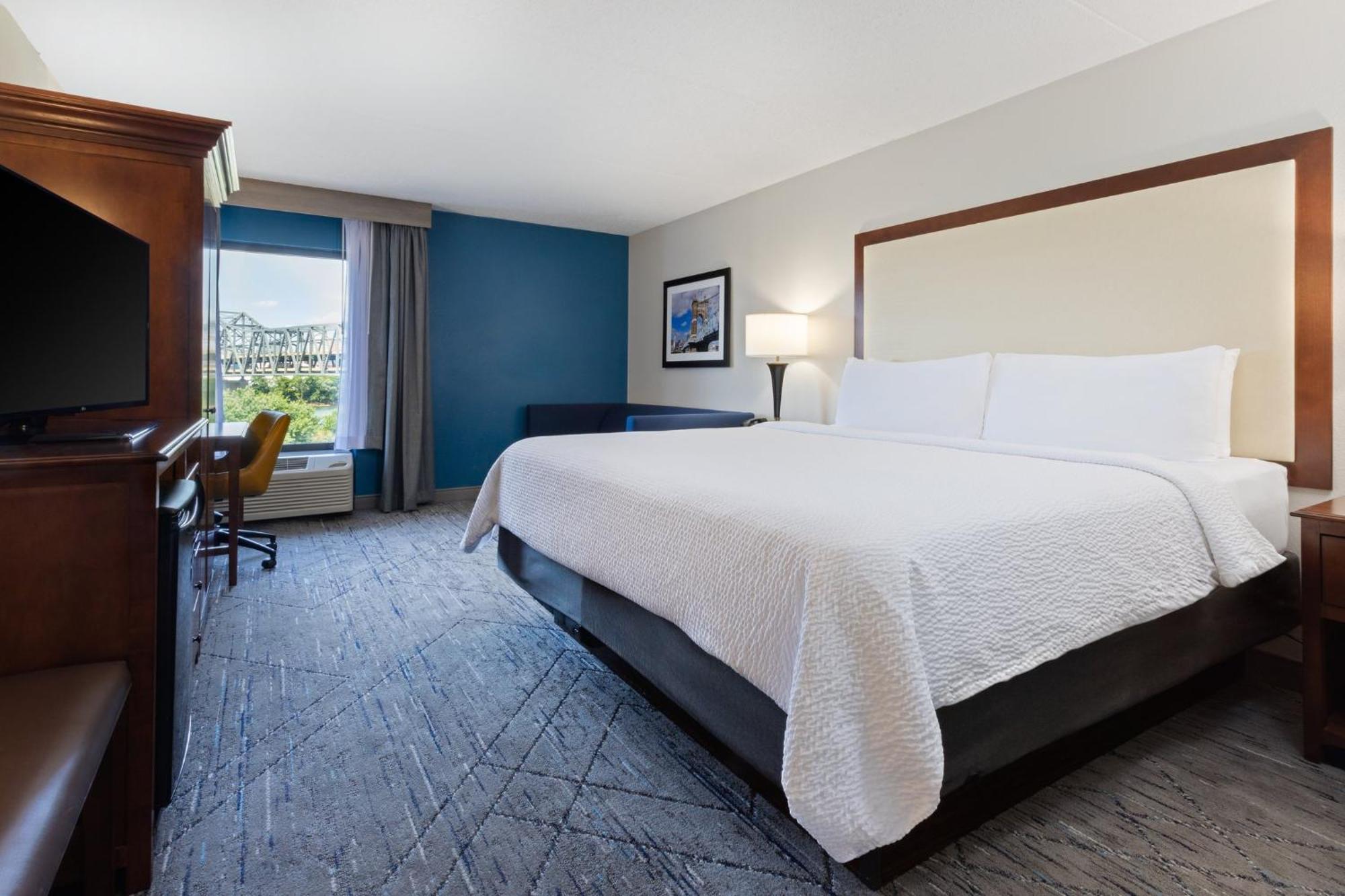 Holiday Inn Express & Suites Cincinnati Riverfront By Ihg Ковингтон Экстерьер фото